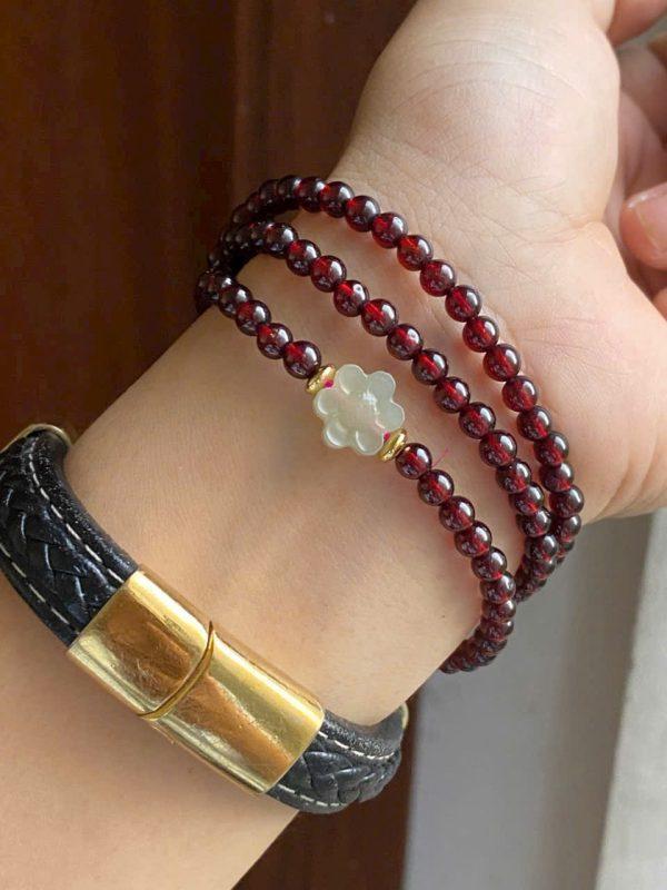 Chuỗi Garnet Mix Charm Hoa Ngọc Hòa Điền