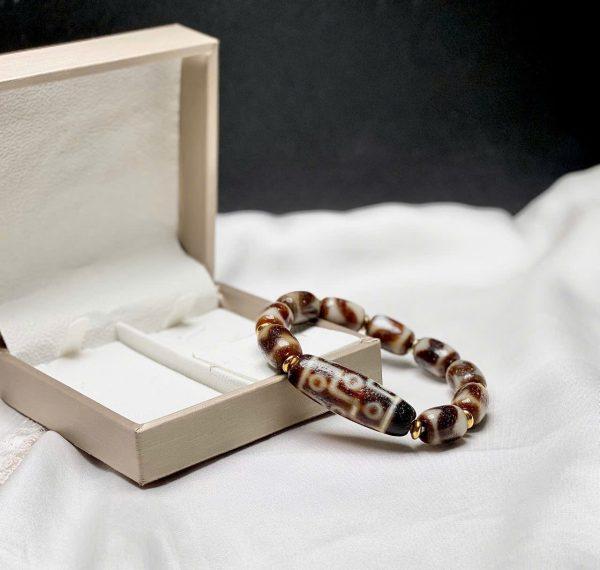 Dzi 9 mắt phong hoá kết hợp dzi nanh cọp già tuổi