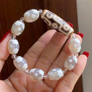 Dzi 9 mắt cổ