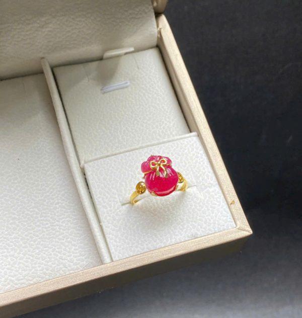 nhẫn túi tiền ruby