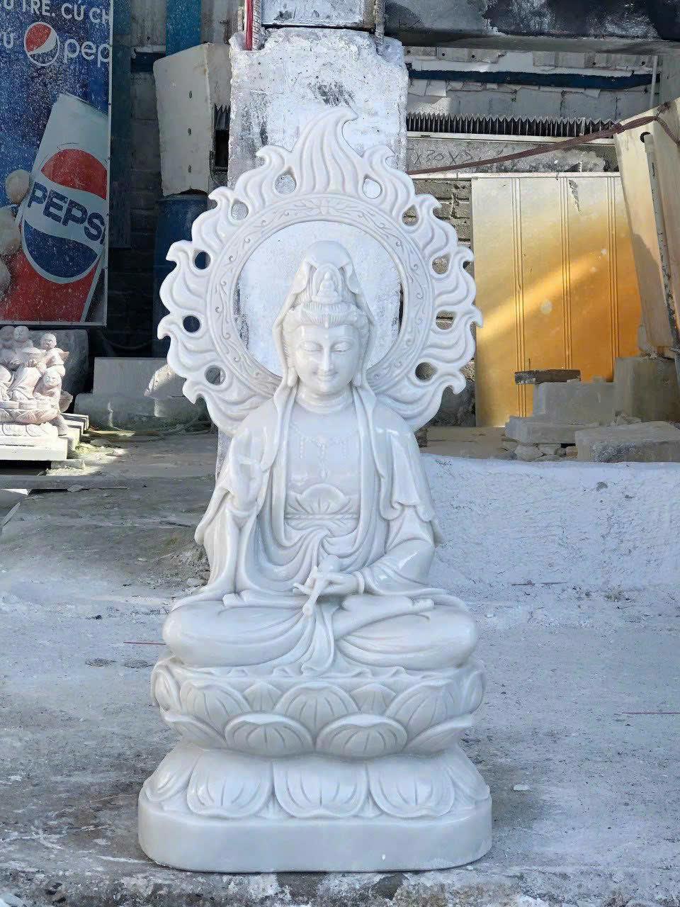 Tượng Đá Trắng Tự Nhiên