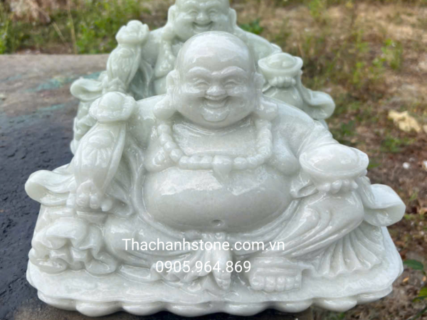 Di lặc ngồi đá trắng tự nhiên