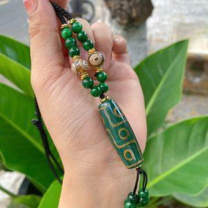 Vòng cổ dzi 9 mắt thân xanh ngọc