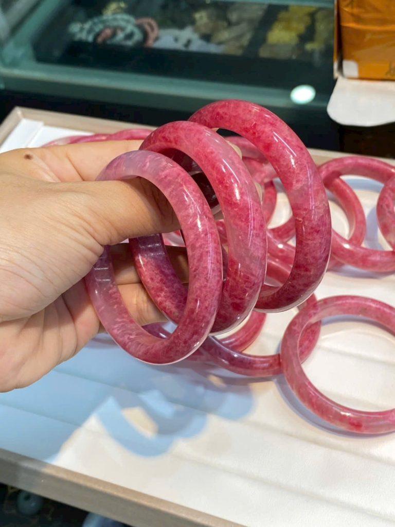 Vòng tay đá Tường Vy