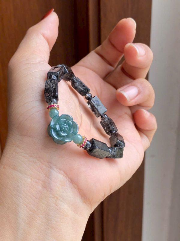 Vòng tay thạch anh tóc đen mix hoa mẫu đơn lam ngọc