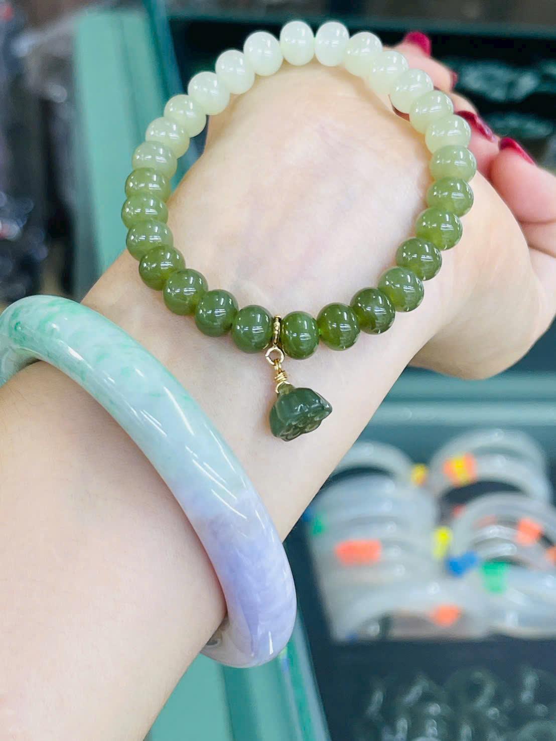 z7118023521002_f59fb3a14e17637e881bb9aba15d2117 vòng tay ngọc hòa điền