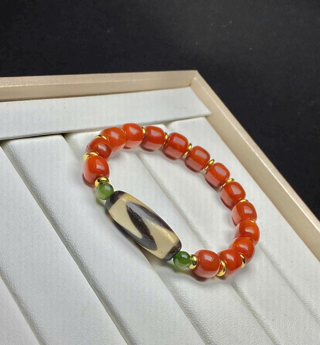 z7150913755216_410d6d4ed03d8fa4d9d0dde75c097823 Dzi Nanh Cọp