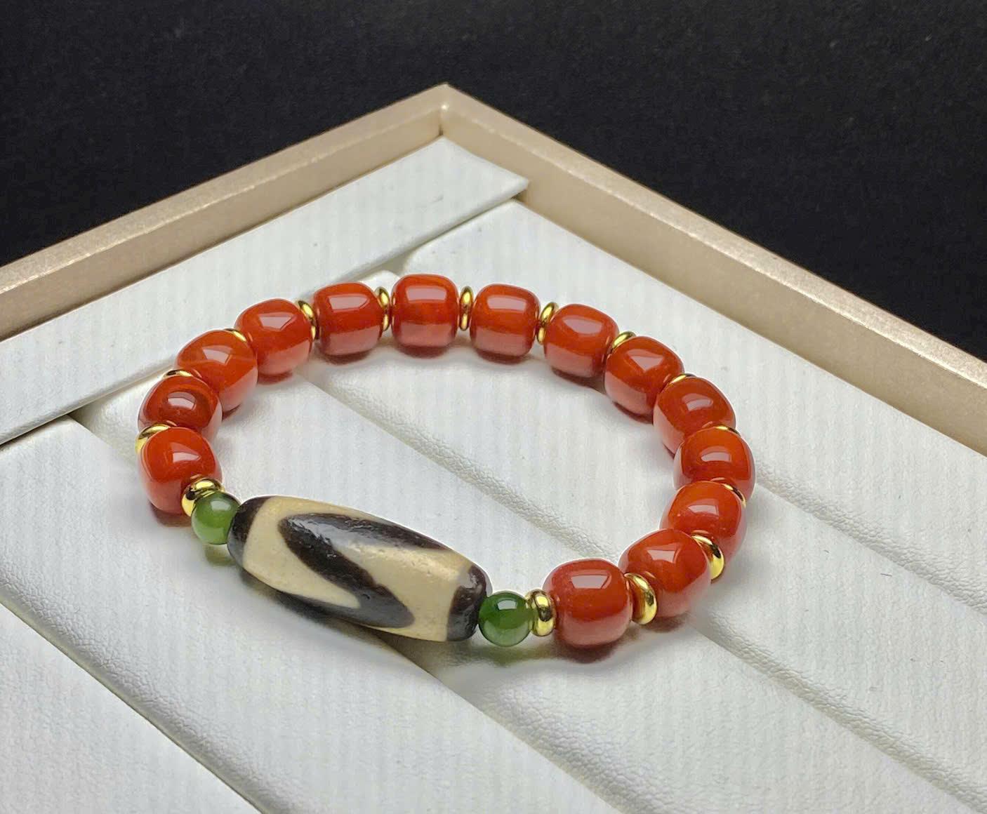 z7150913762085_972c48d65725aaef213ce1b2a8966922 Dzi Nanh Cọp