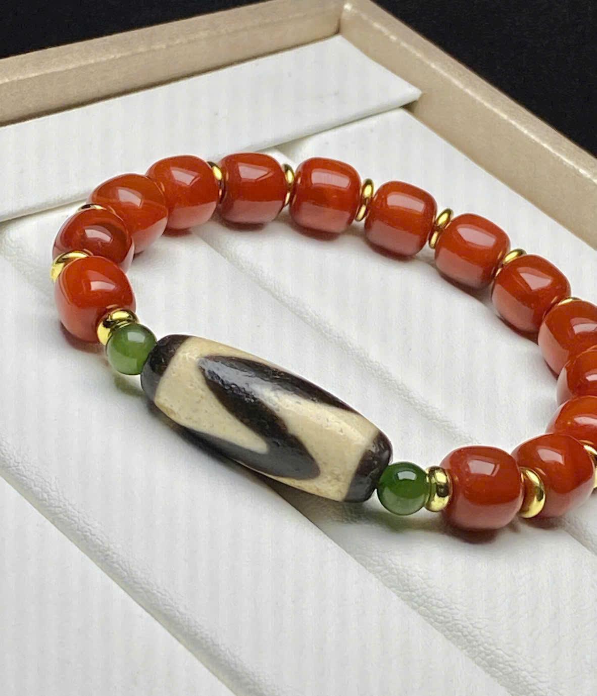 z7150913778199_db58a84cb4f5782354550fb8f005eb23 Dzi Nanh Cọp