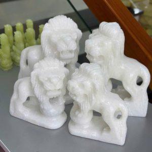 Sư tử đá trắng