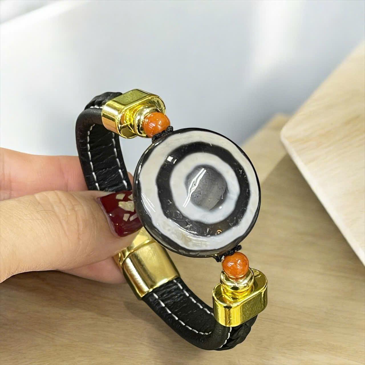 z7208412170437_d5c7993ea9b250b6edd9226e4585cdac vòng dây da dzi 1 mắt