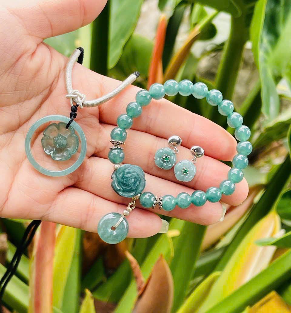 z7212587859982_6867885ffb9d945dcd870eb15df49d4e Set lam ngọc VIP cao băng – Vẻ đẹp thanh khiết, năng lượng an lành từ thiên nhiên