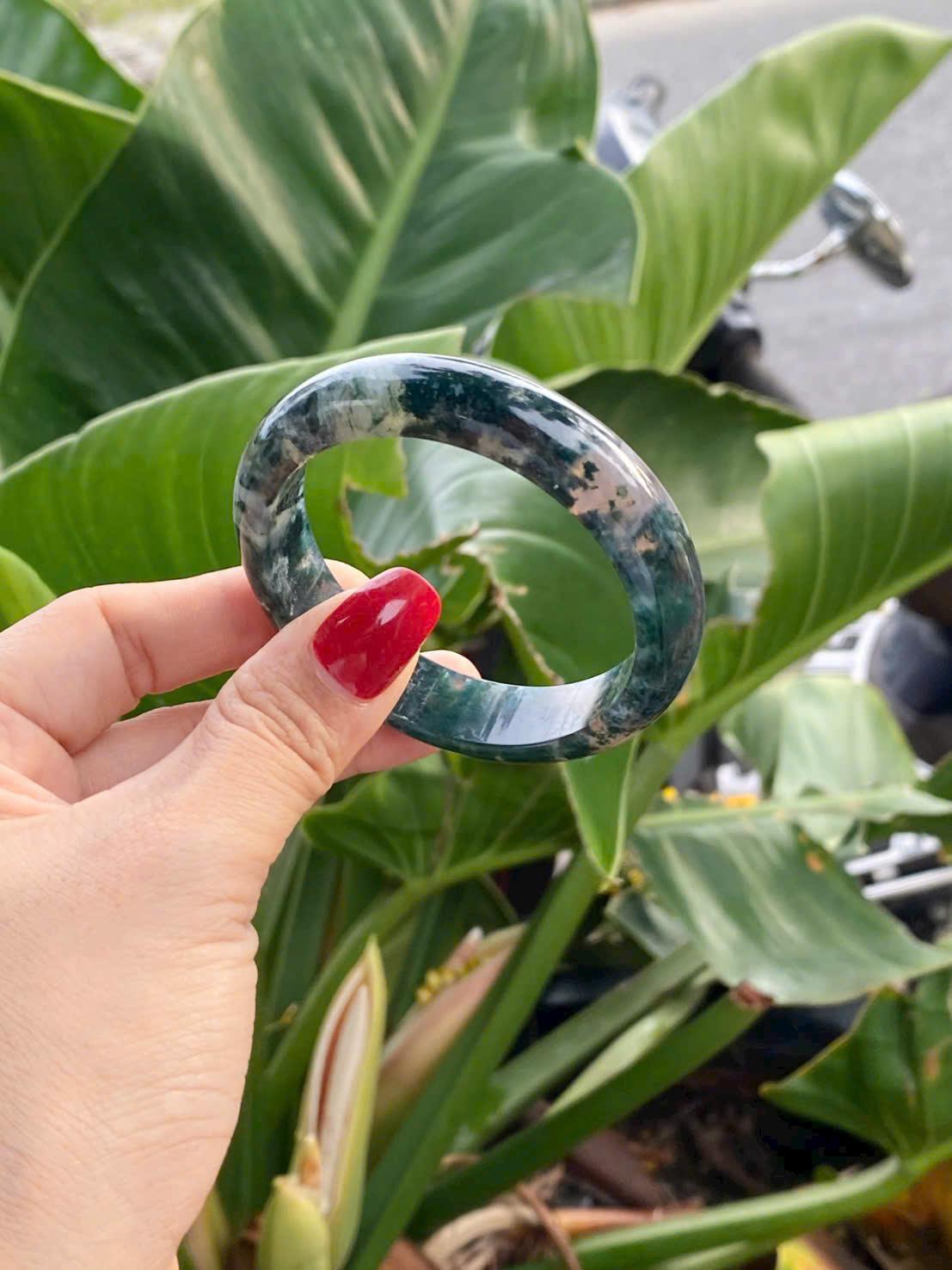 z7215948754571_0a63659913e4a2b2c47b38739167ed39 vòng chalcedony xanh rêu tại Thạch Anh Stone