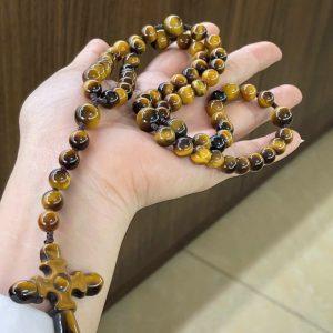 Chuỗi mân côi đá mắt hổ tự nhiên – Biểu tượng bình an, bảo vệ và niềm tin