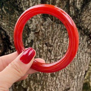 Vòng chột ú Chalcedony đỏ – Sắc đỏ trầm sang trọng, thu hút năng lượng may mắn