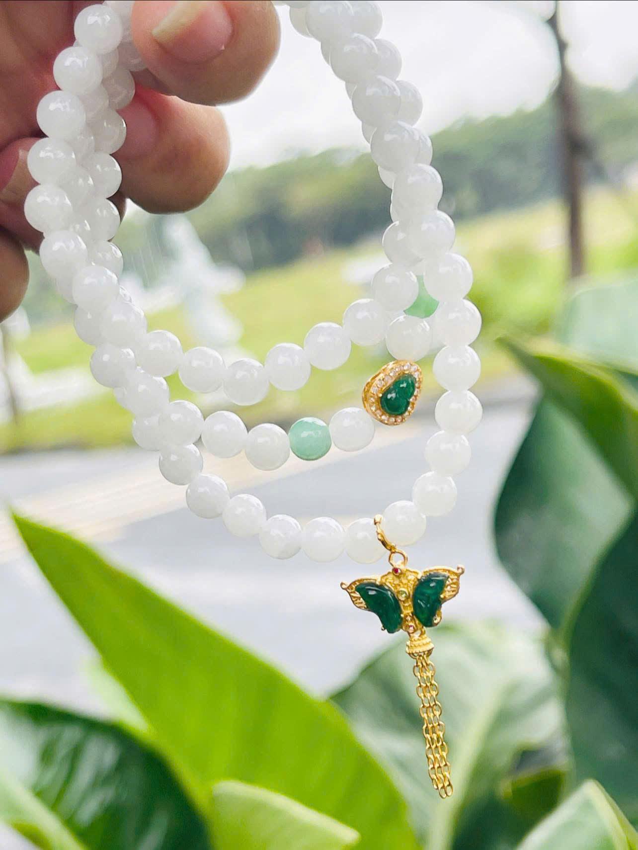 z7268064522418_d902bc189ce0dc617706d2c9766c1043 Chuỗi Bạch Ngọc Type A 6mm Mix Charm Phỉ Thúy – Thiết kế Quấn 3 Vòng Sang Trọng, Thuần Khiết và Đậm Chất Phong Thủy