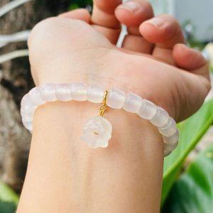 Giới thiệu sản phẩm Chalcedony trắng mix hoa đinh lan
