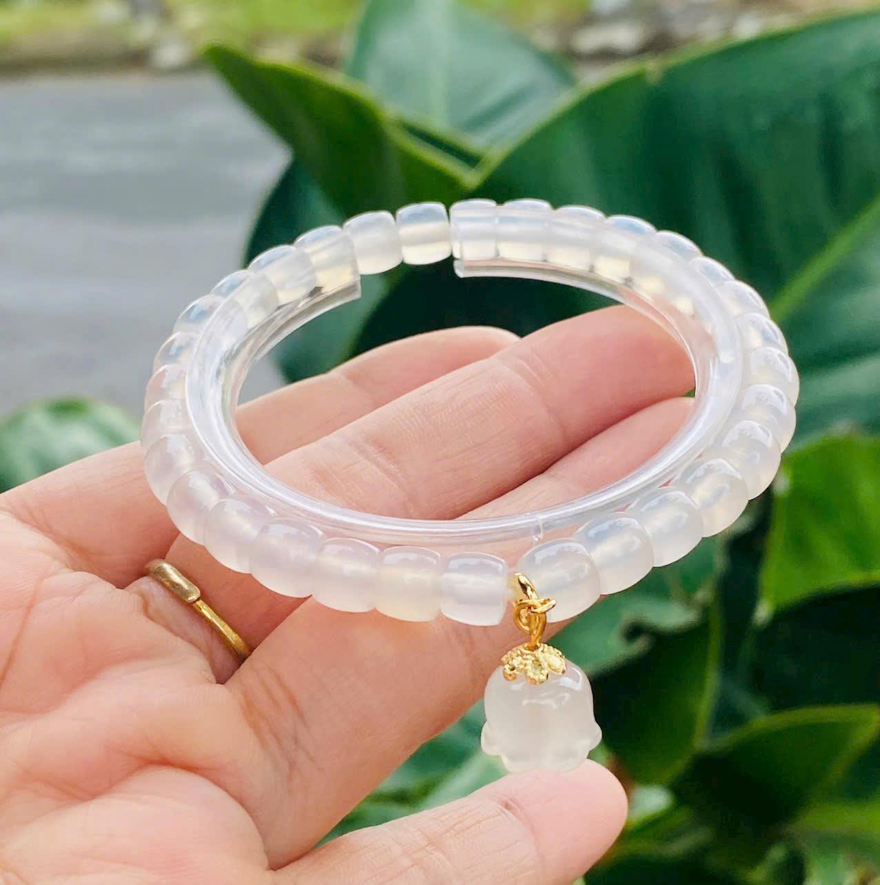 z7284281777565_9feaad6521a829f6b8f0f3832744e8e9 Giới thiệu sản phẩm Chalcedony trắng mix hoa đinh lan