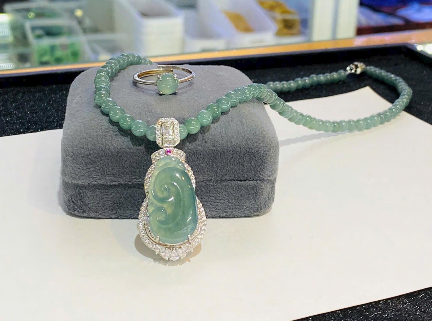 z7305355308731_84741bfd1e214ae4a292b84640fe18e7 Set Chuỗi Lam Ngọc 4.8 Li + Mặt Như Ý + Nhẫn