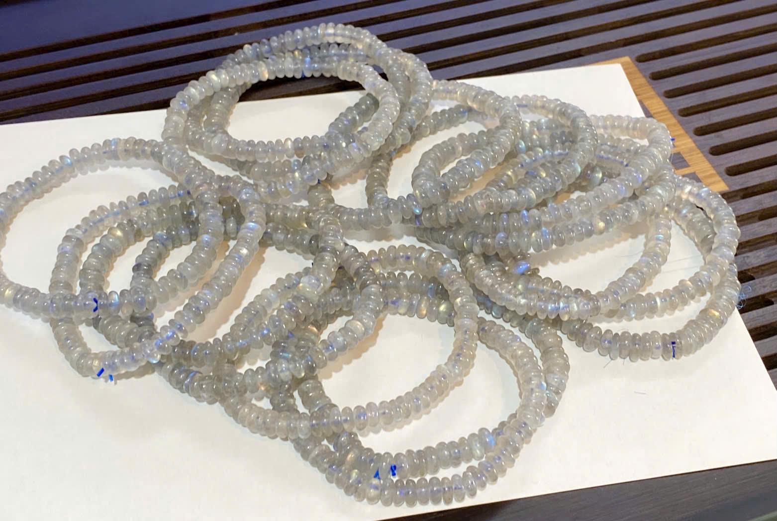 z7312597674383_e8ae7fe745281c0861690933747e640f Lựa chọn Hắc Nguyệt Quang tại Thạch Anh Stone – Đảm bảo đá thật, ánh quang đẹp và chất lượng vượt trội