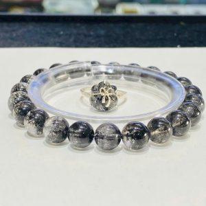 Set thạch anh tóc đen và nhẫn bạc freesize – Vẻ đẹp mạnh mẽ của năng lượng bảo hộ