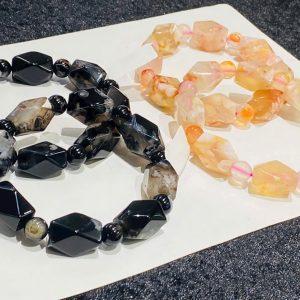 Vòng khúc mã não hoa đào