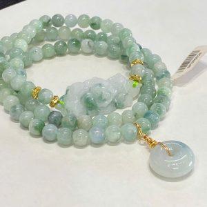 Vẻ đẹp tổng thể của chuỗi ngọc hoa bay mix charm hoa sen Ngọc Type A