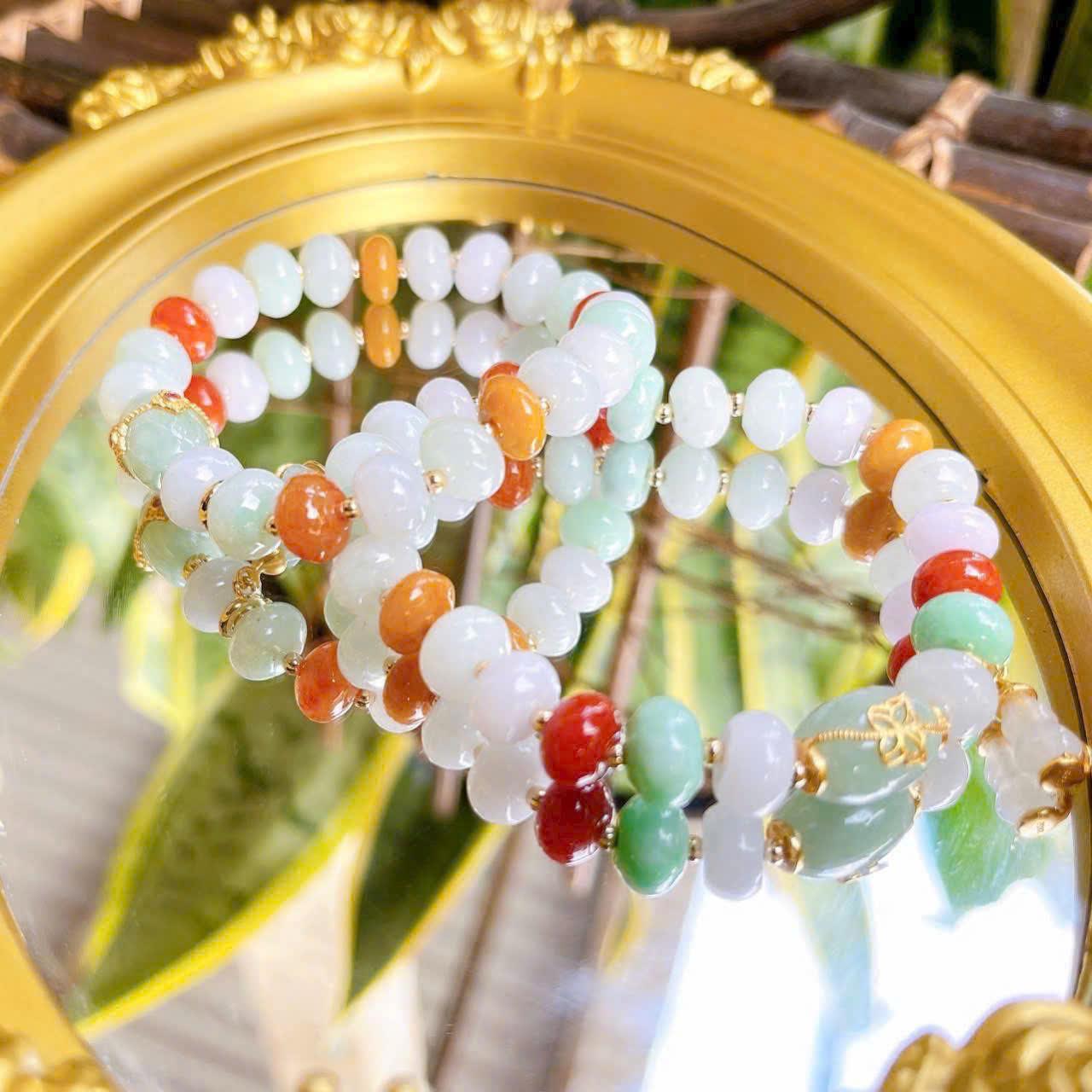 z7368052956038_dc8586f1cf150501d58ec6d1ef817189 Lắc tay đa bảo phối charm – Sự hòa quyện tinh tế của sắc màu và năng lượng phong thủy