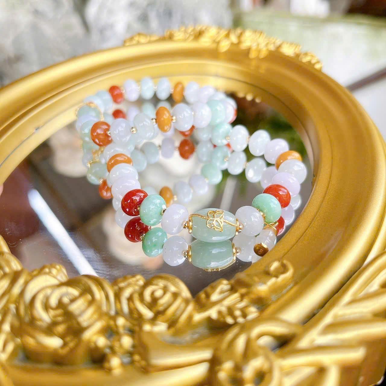 z7368052964364_3de7586707770cdb4cecca1dc0b1582a Lắc tay đa bảo phối charm – Sự hòa quyện tinh tế của sắc màu và năng lượng phong thủy
